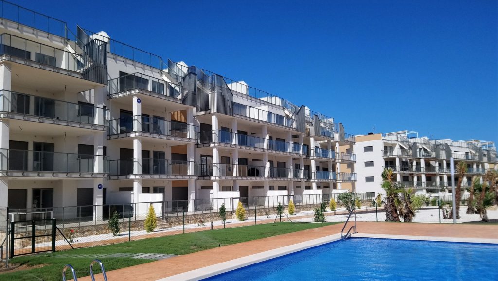 SPACIOUS NEW 2-BED APARTMENT IN VILLAMARTIN