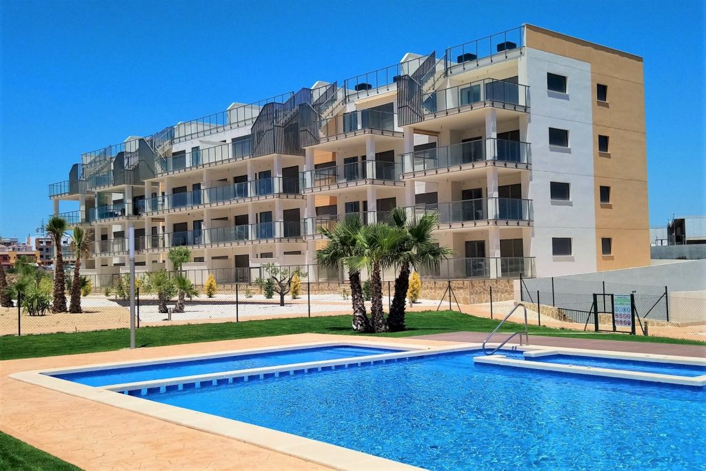 SPACIOUS NEW 2-BED APARTMENT IN VILLAMARTIN