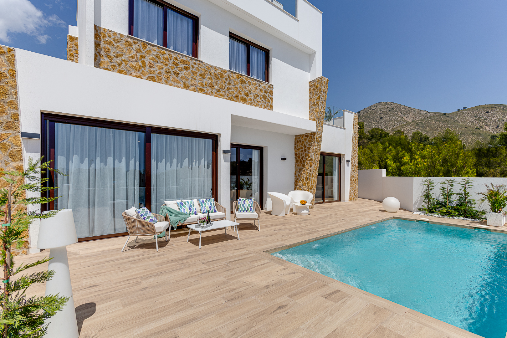 AMAZING 4-BED POOL VILLA WITH SEA VIEW ON FINESTRAT HILLSIDE