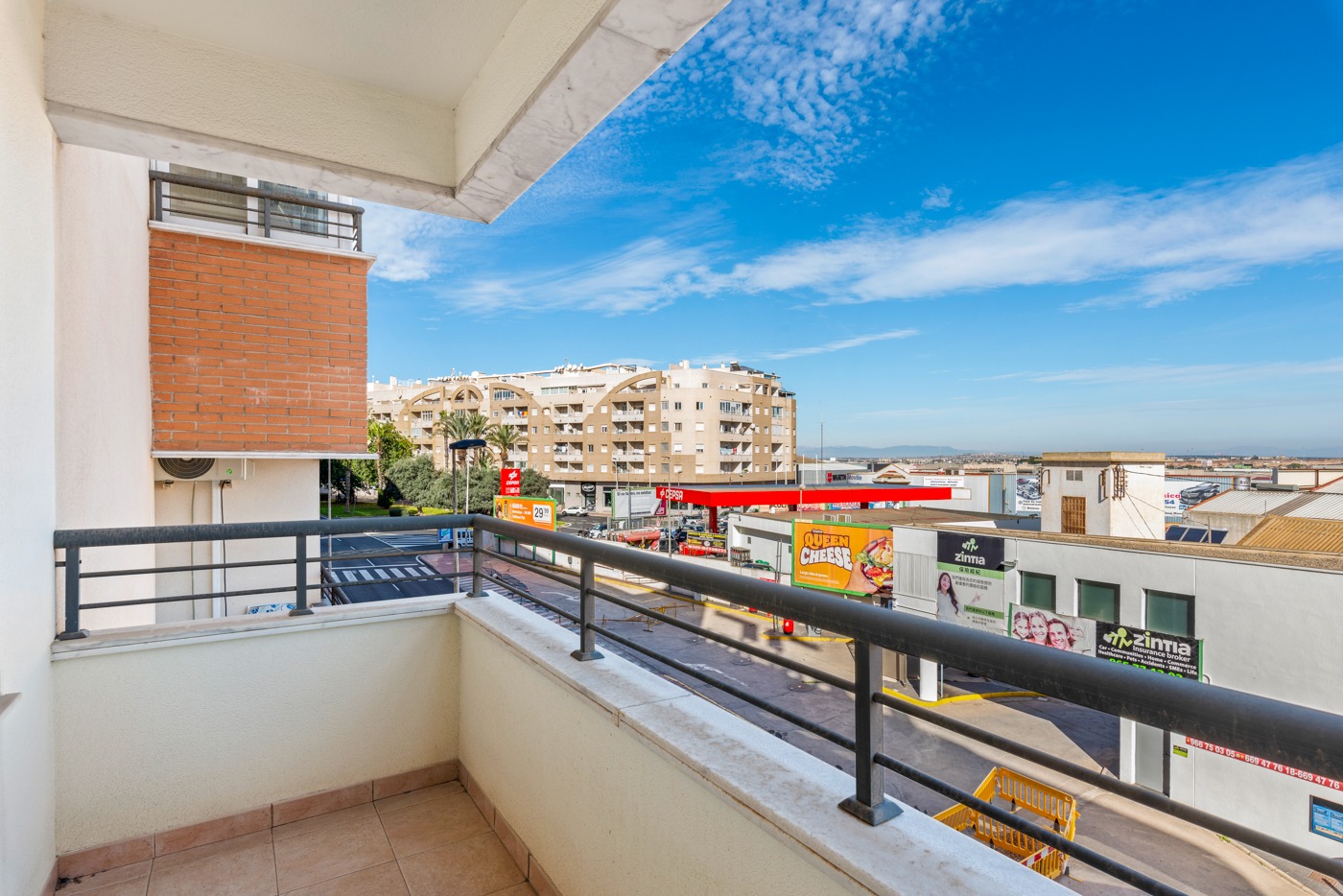 HUGE FIVE-BED TORREVIEJA CITY CENTRE APARTMENT WITH VIEWS