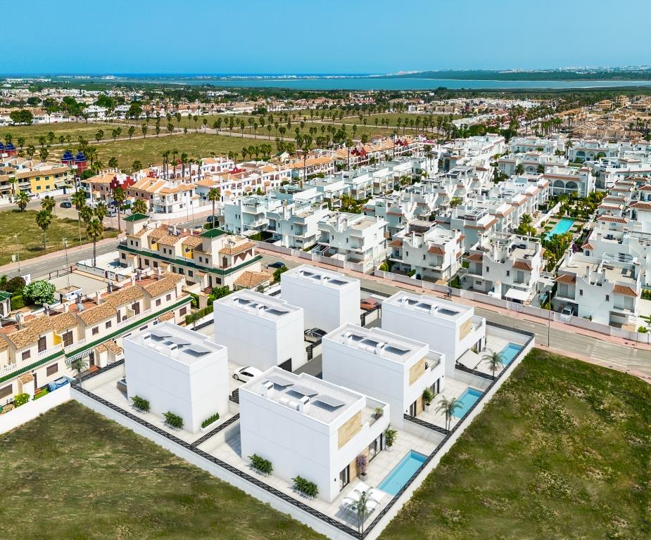 VERY PRIVATE 3 BED DETACHED VILLA WITH POOL IN QUESADA
