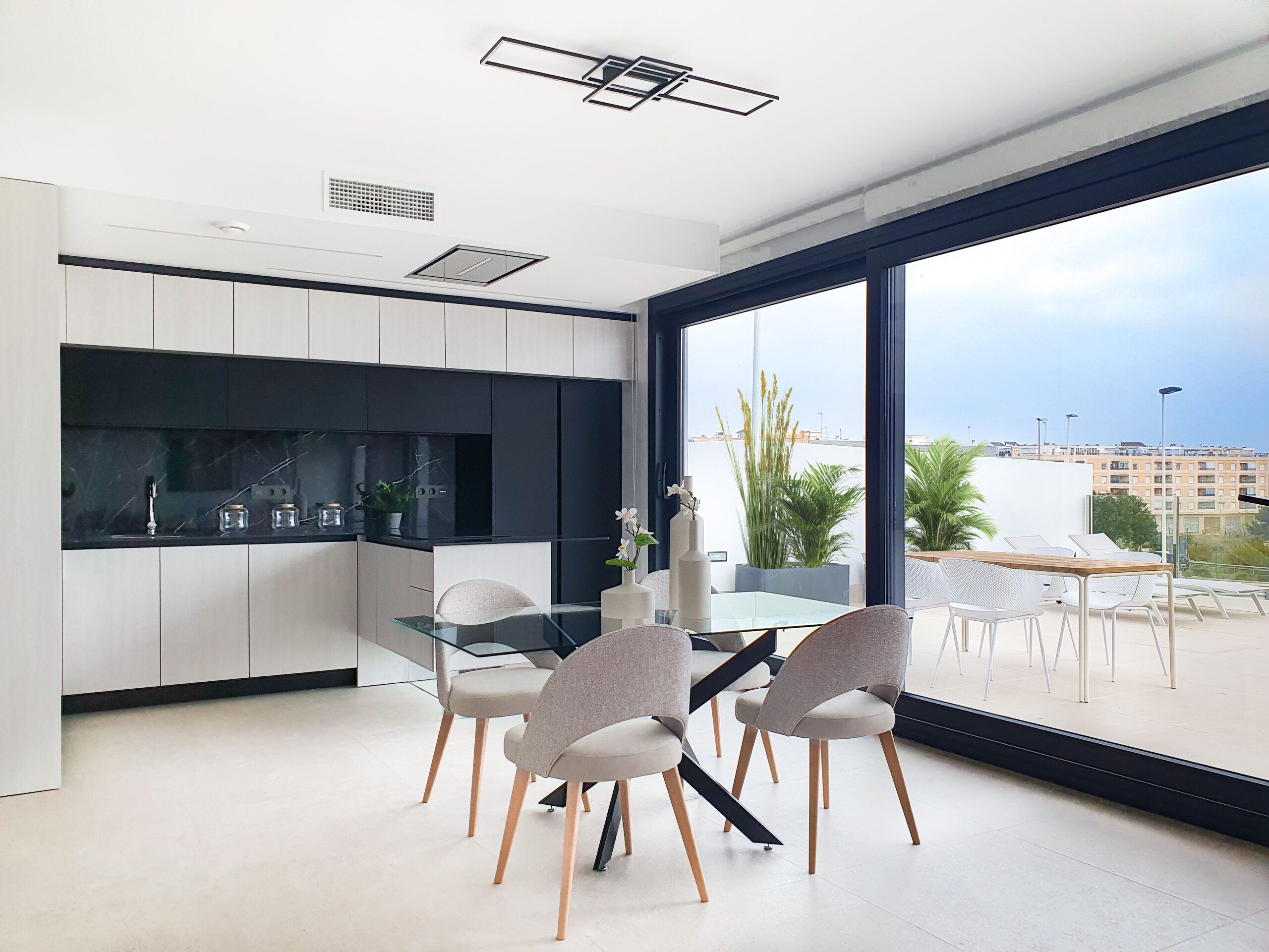 KEY-READY SEA-VIEW 3-BED DUPLEX IN GUARDAMAR