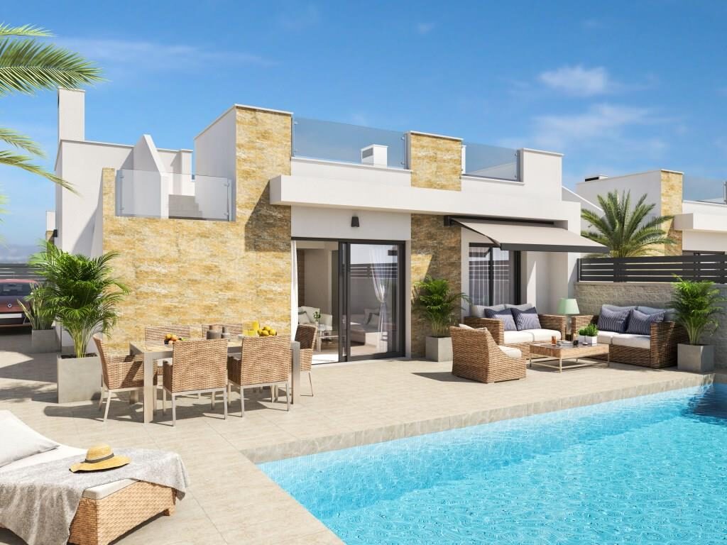 SUPERB 3-BED SINGLE-STOREY VILLA ON LA MARINA URB
