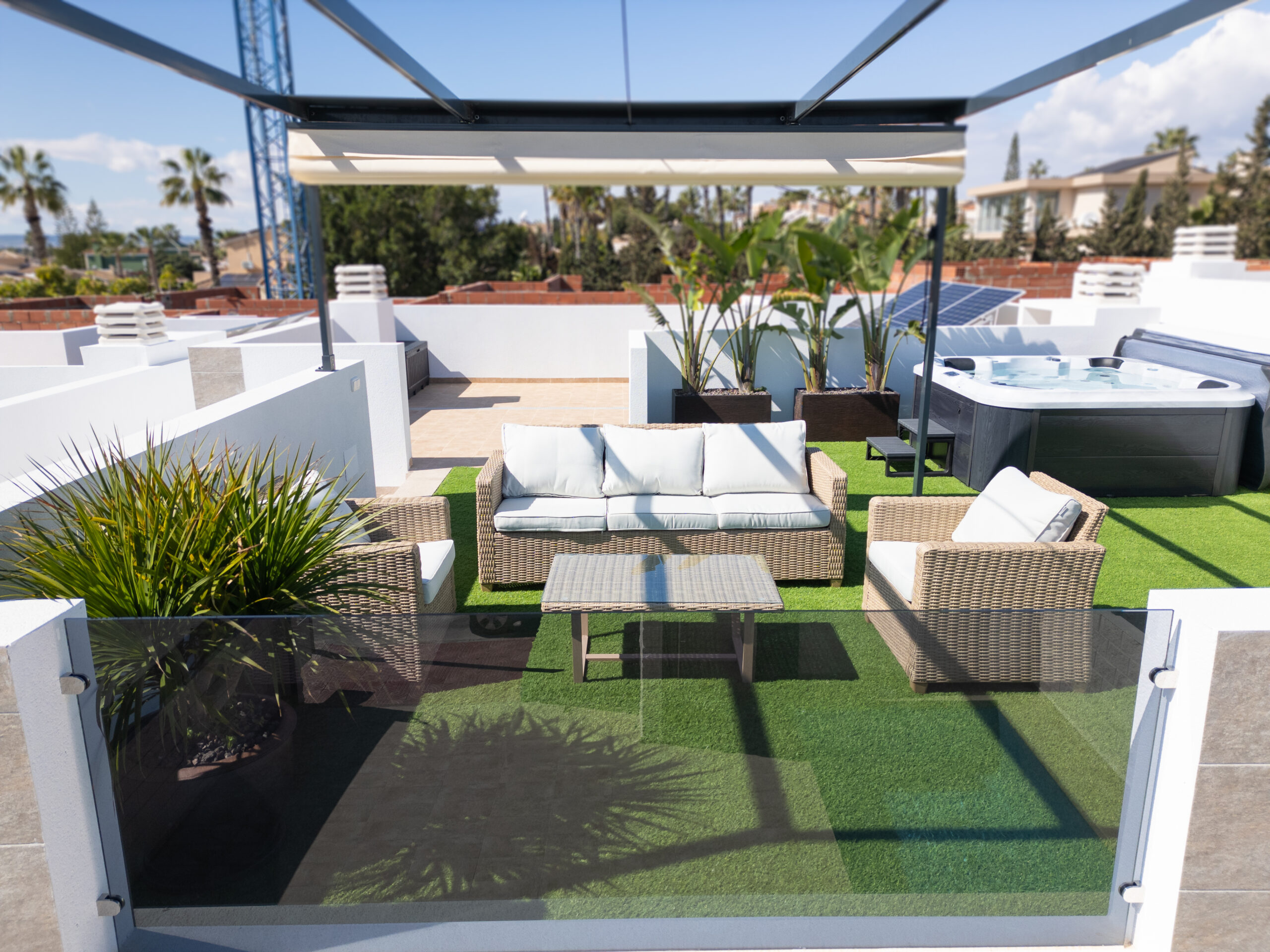SUPERB 3-BED SINGLE-STOREY VILLA ON LA MARINA URB