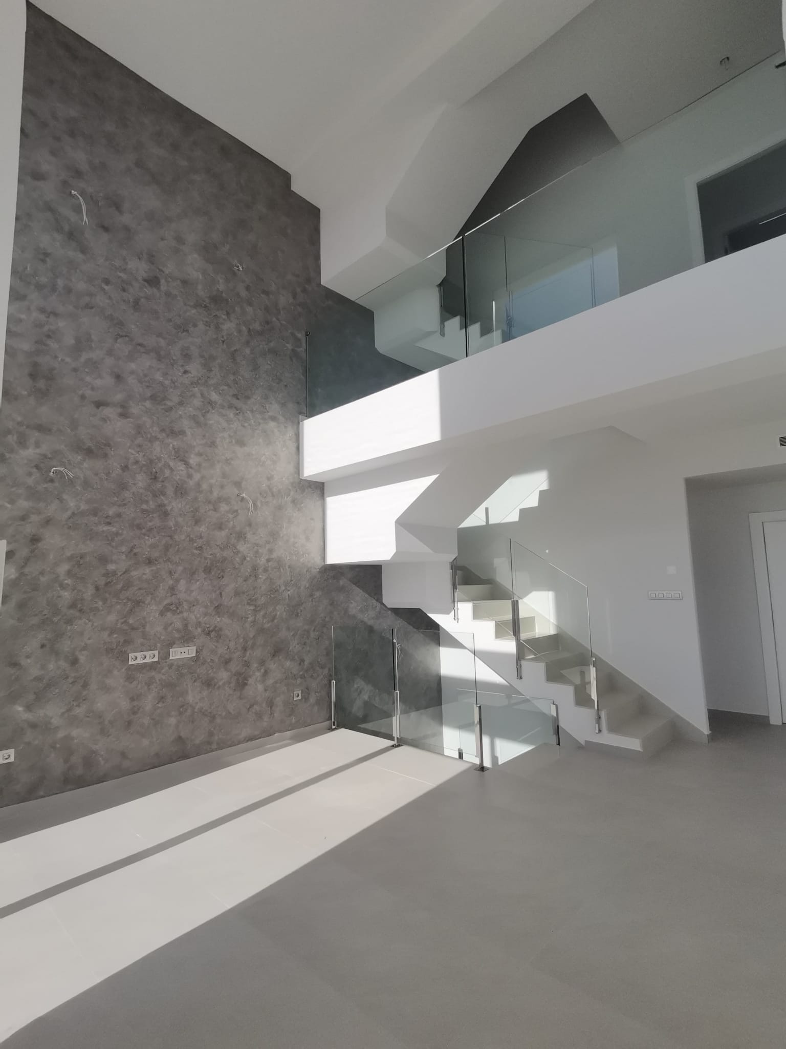 KEY-READY FURNISHED VILLA WITH HIGH CEILINGS, POOL & BASEMENT
