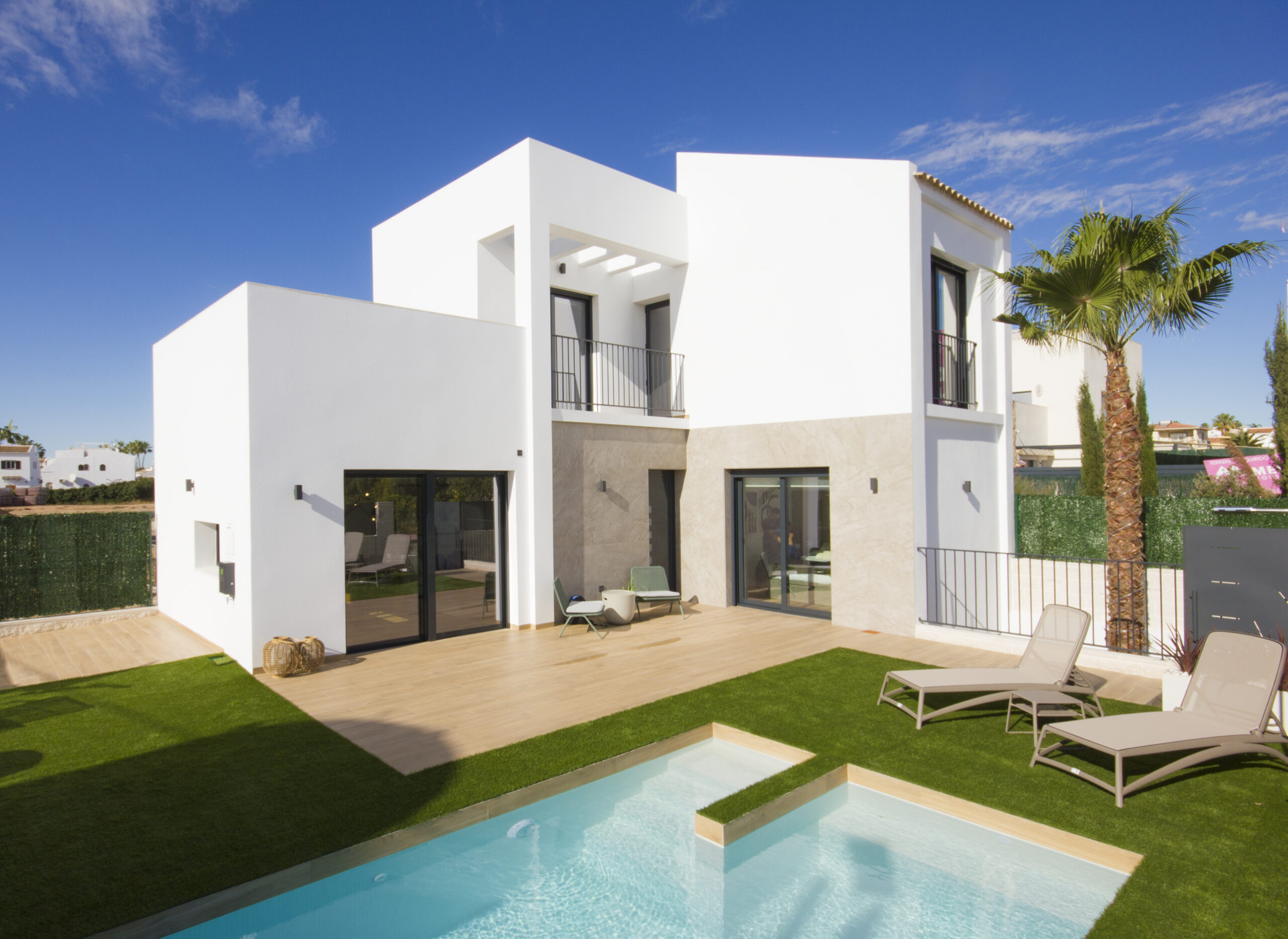 SUPERB 3-BED MODERN VILLA WITH UNDERBUILD IN PRIME LOCATION