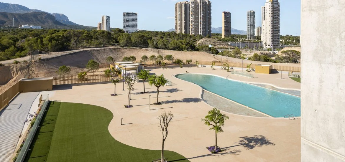 BREATH-TAKING VIEWS & AMAZING AMENITIES AT EUROPE’S TALLEST RESIDENTIAL TOWER