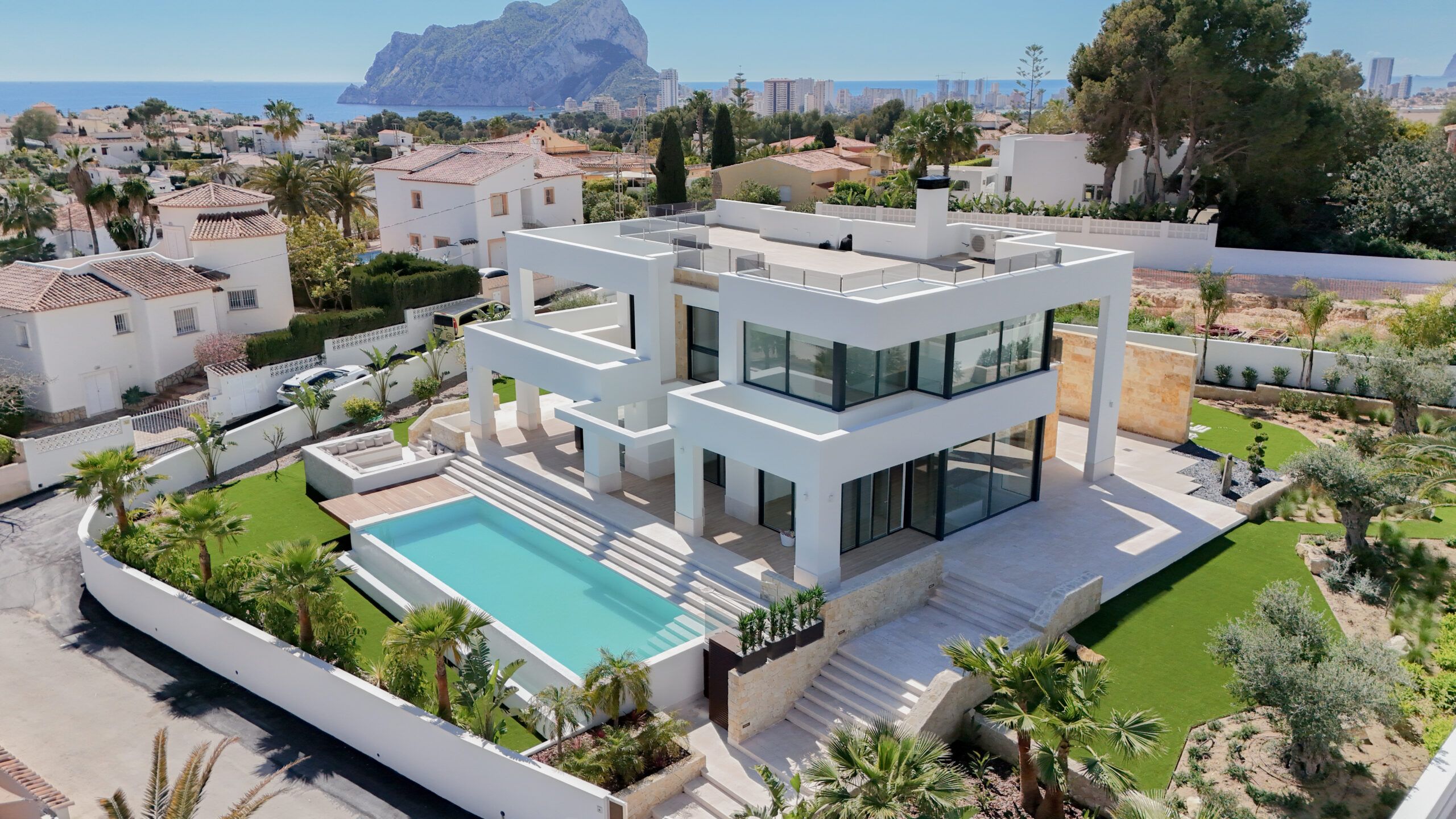 SUPERLATIVE 4-BED LUXURY HILLSIDE VILLA WITH SEA VIEW